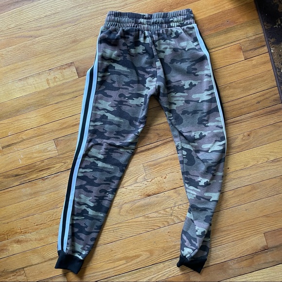 🎉2X HP🎉XS Women’s Rue 21 Camo Pants - Picture 6 of 13